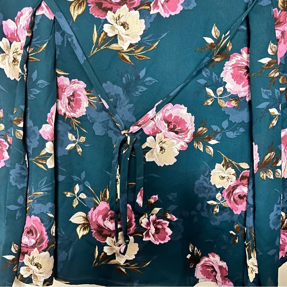 TORRID HARPER FLORAL BLOUSE - Picture 3 of 6